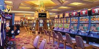 Blackjack ဂိမ်း — Dealer နှင့် Card ၂၁ ယှဉ်ပြိုင် ကစားနည်း
